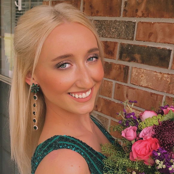 Meet your Posher, Shelby - Picture 1 of 1